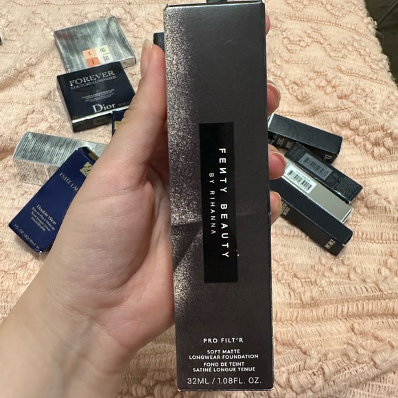 NEW Pro Filt’r Soft Matte Longwear Liquid Foundation - Picture 2 of 3